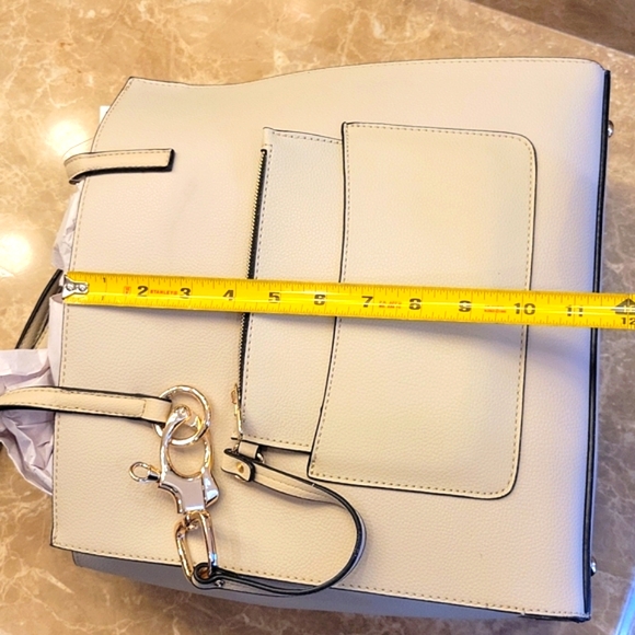 La Terre Fashion multi-compartment open-top satchel - Picture 14 of 16